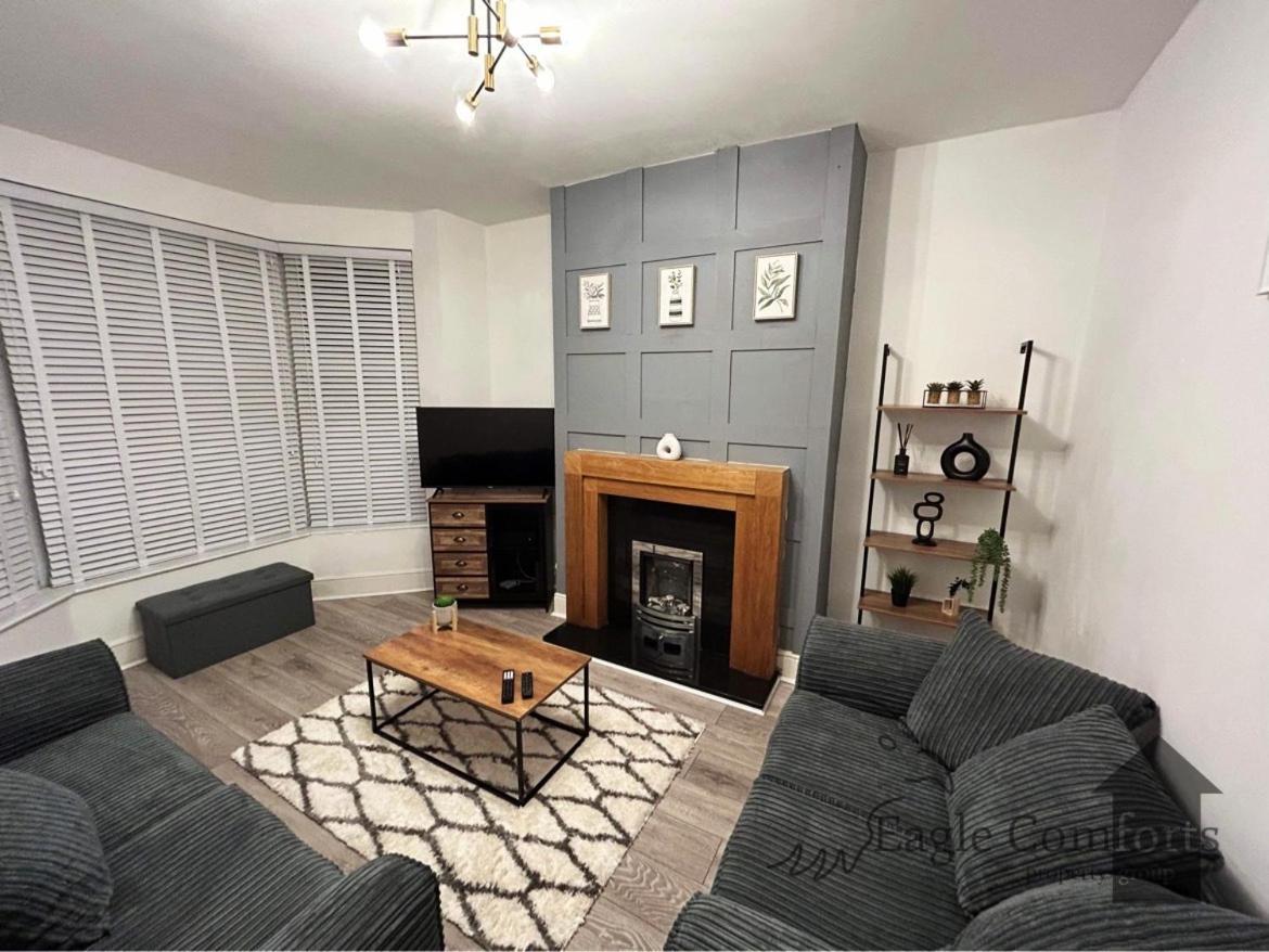 Scott House- 5 Bedrooms- Pool Table Sheffield Bagian luar foto